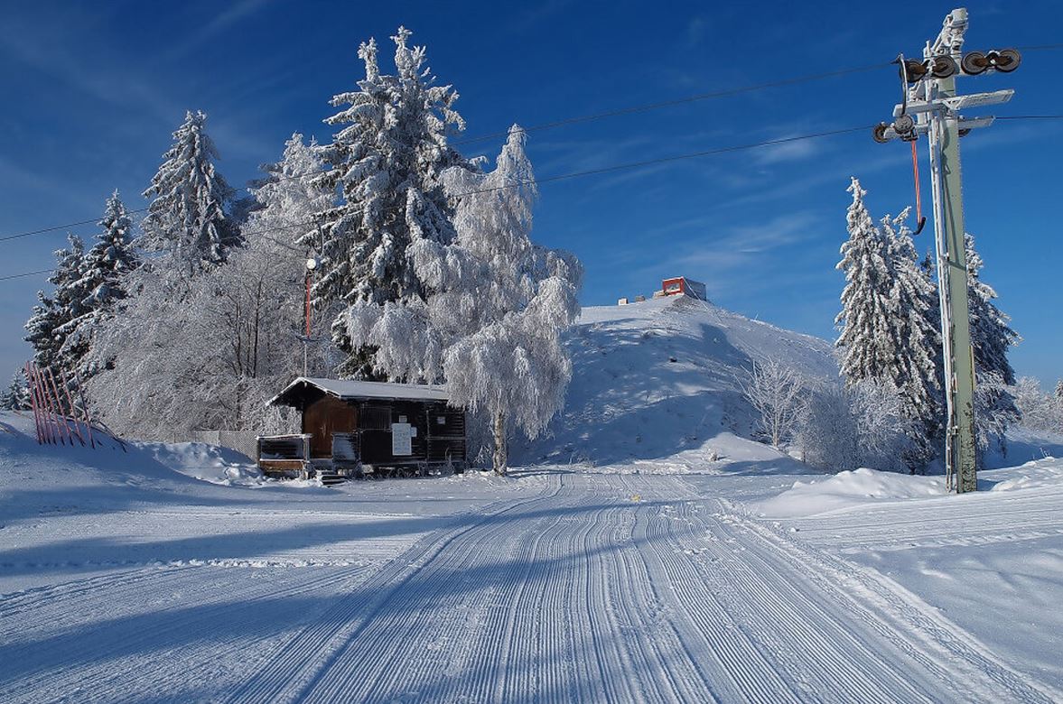 Tettau startet in die Skisaison 2023 - Gletscher Langenau und Tettau öffnen zum Wochenende